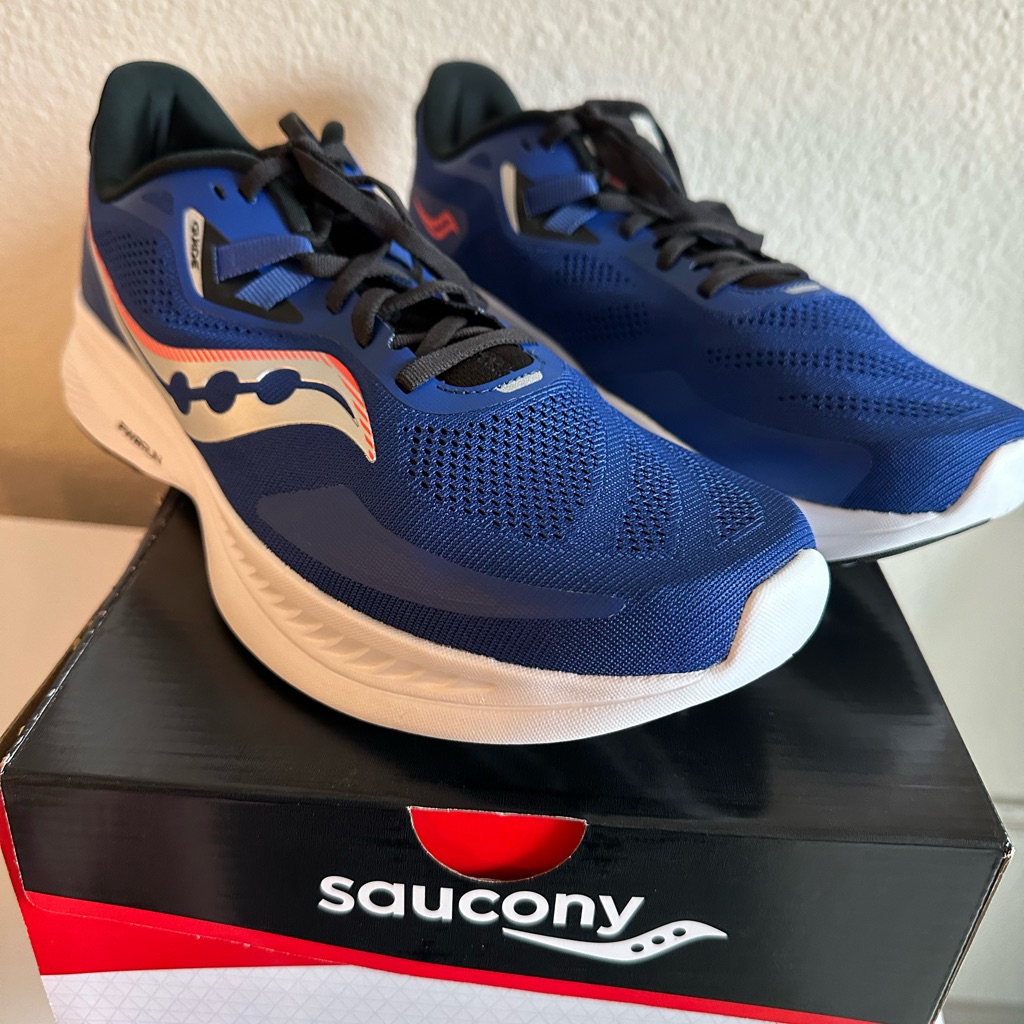 New Blue Saucony Pwr Run Tennis For Men Size 11.5
